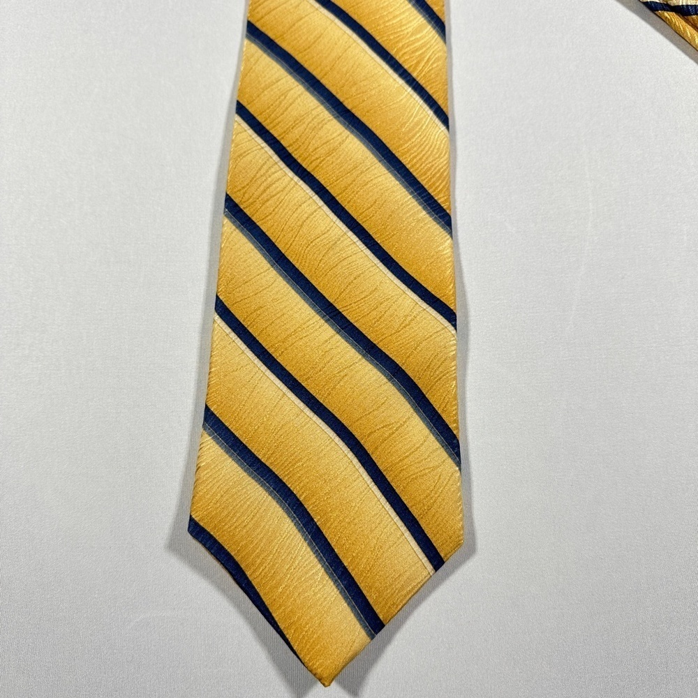 Men’s Bill Blass Necktie - Picture 2 of 4